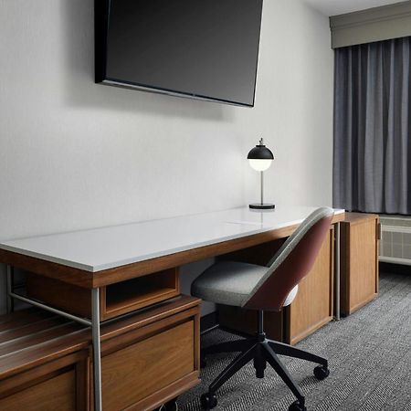 Courtyard By Marriott Stockton Hotel Eksteriør billede