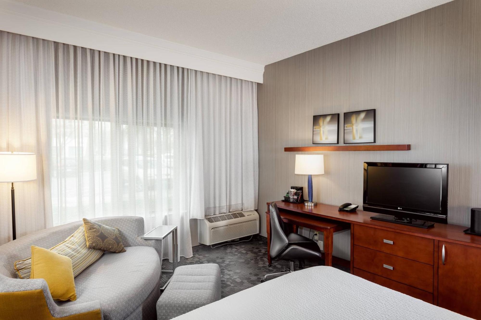 Courtyard By Marriott Stockton Hotel Eksteriør billede