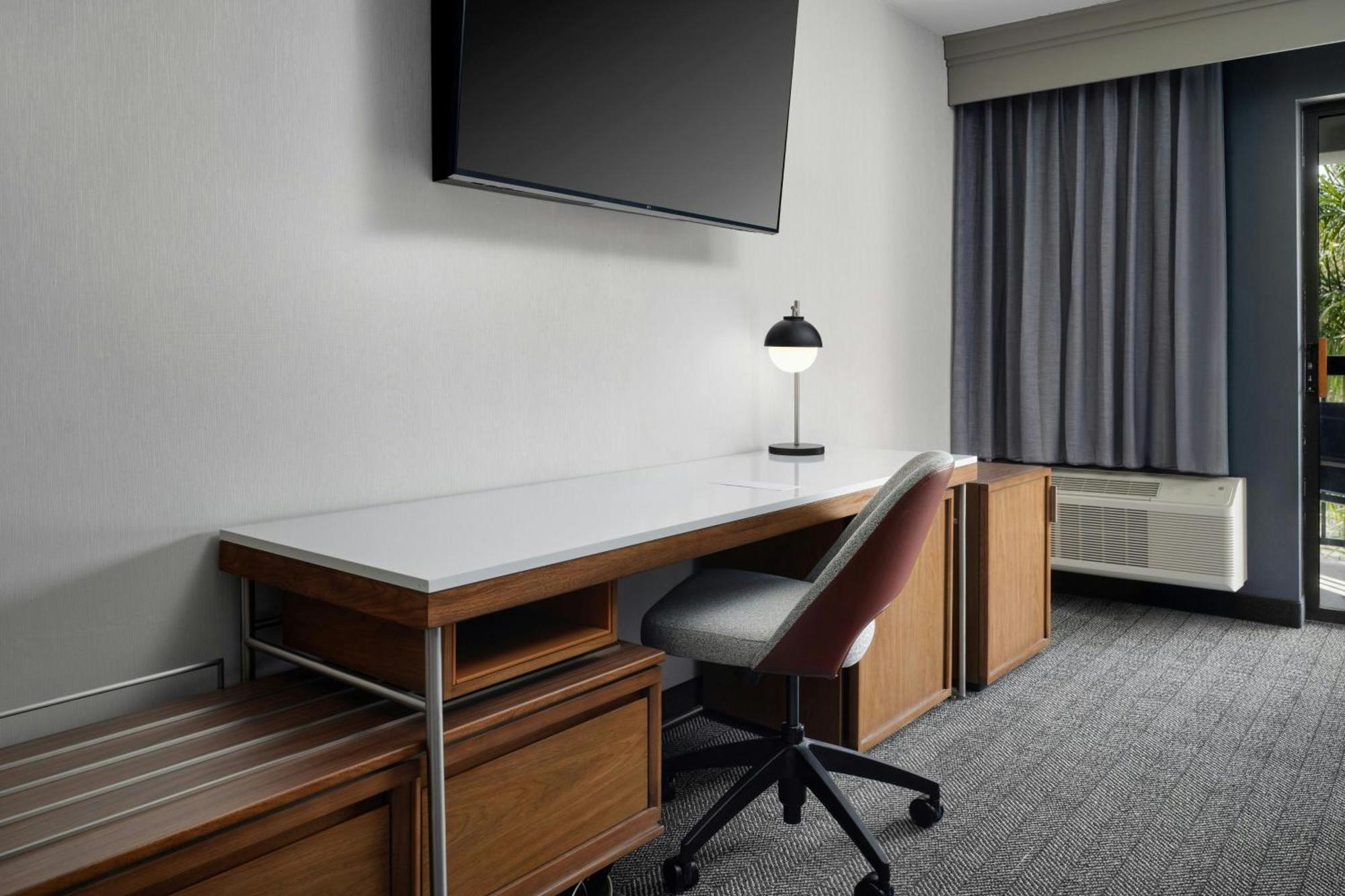 Courtyard By Marriott Stockton Hotel Eksteriør billede