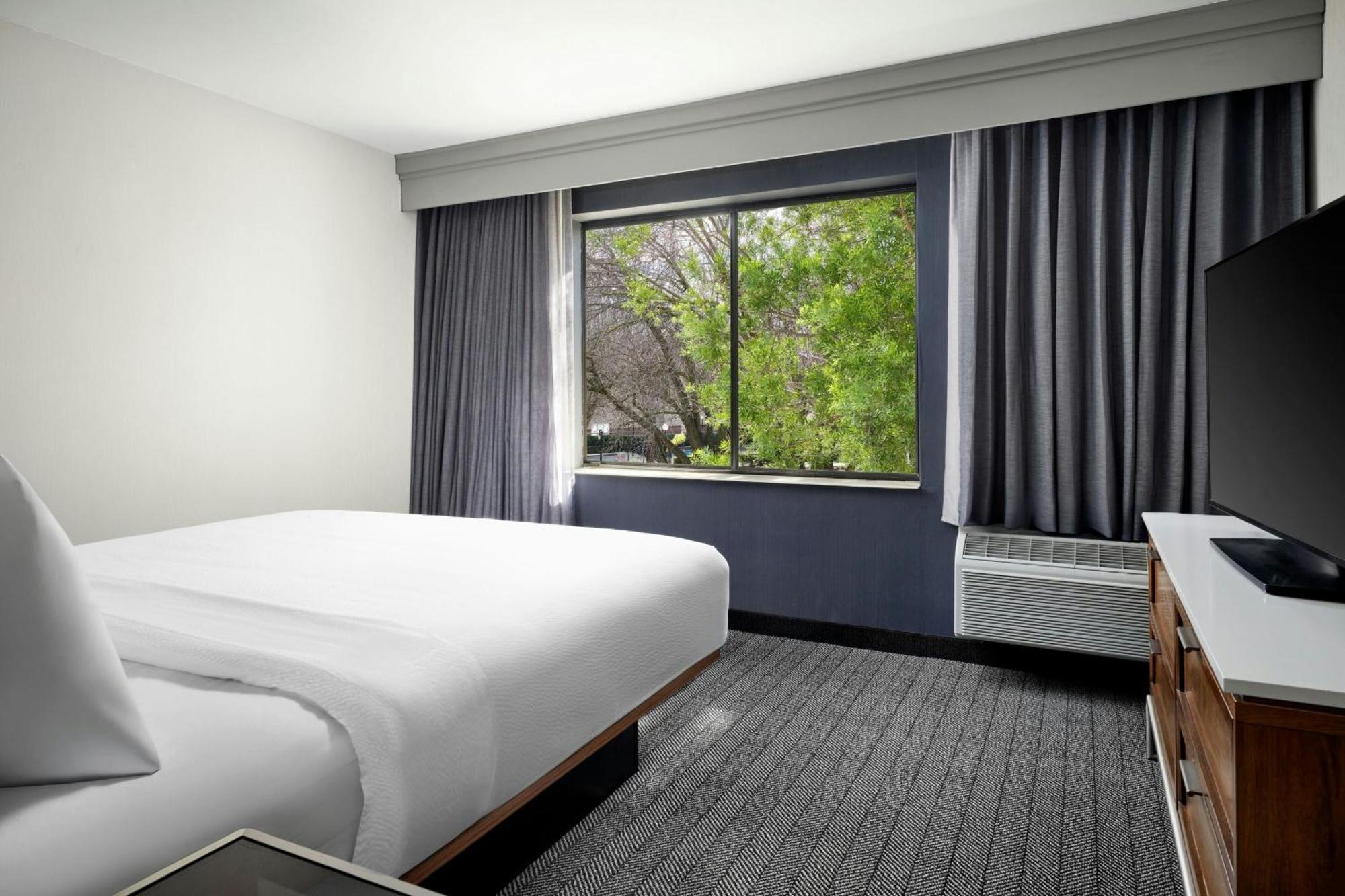 Courtyard By Marriott Stockton Hotel Eksteriør billede