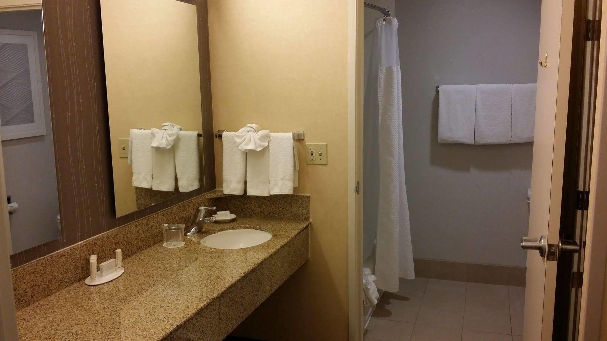 Courtyard By Marriott Stockton Hotel Eksteriør billede
